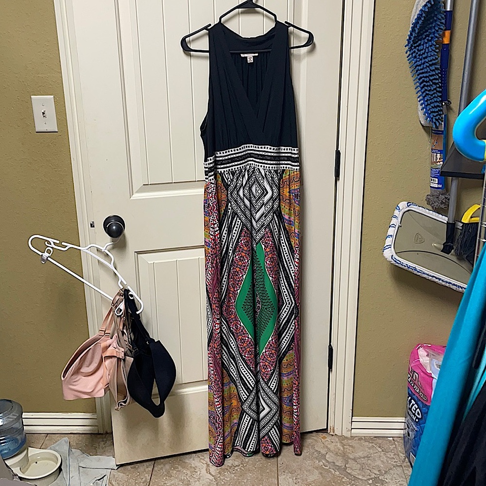 Maxi shirt sleeve multi colored skirt